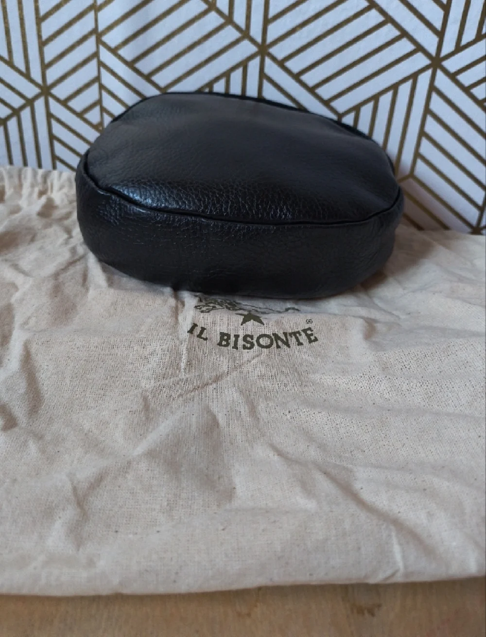 IL Bisonte Black Leather Crossbody Bag - Picture 5 of 7